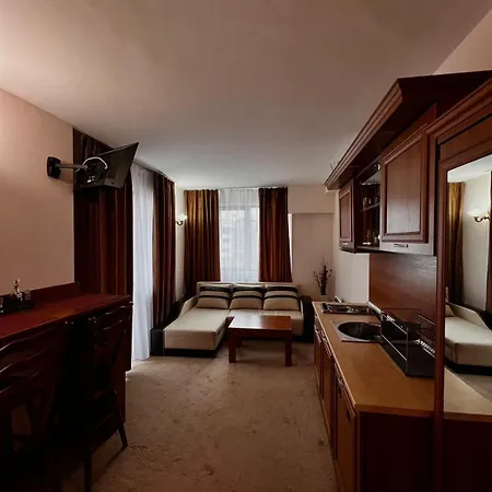 Dimitri Emerald , Near Gondola Банско