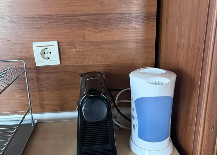 Dimitri Emerald , Near Gondola