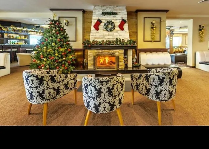 Dimitri Emerald , Near Gondola 4*